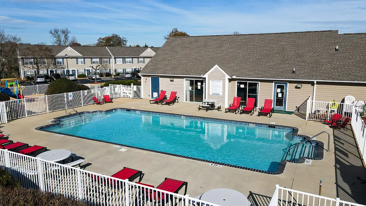 Building Photo - Creekside Apartments
