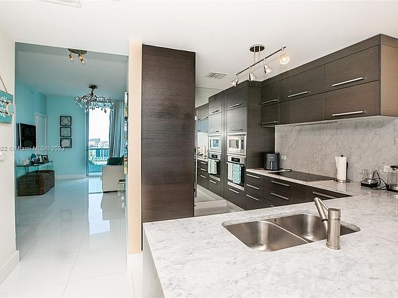 2nd image of 900 Biscayne Blvd Floor 0