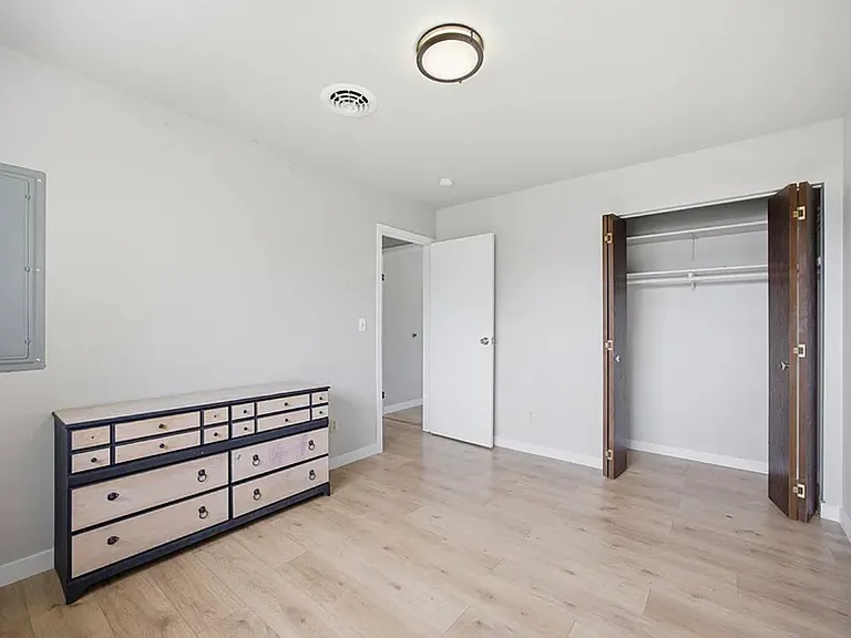 1816 Beacon Rd — Photo 9
