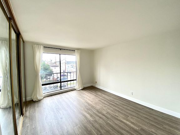 3rd image of 1803 Ocean Blvd #303