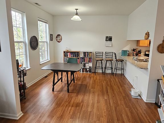 2nd image of 1611 E Fairmount Ave