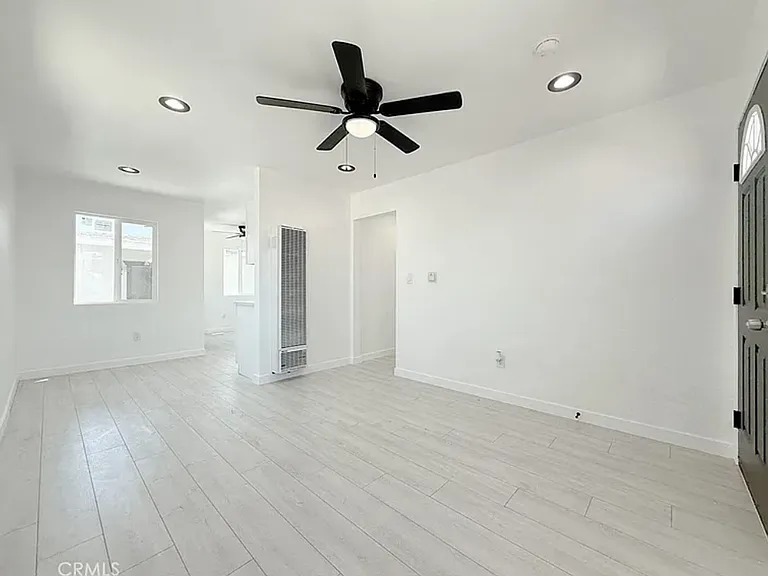 518 N Wilmington Ave — Photo 5