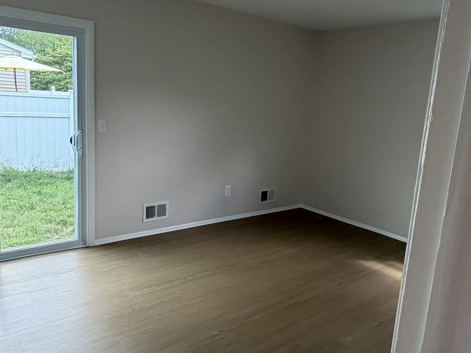2 bed, 1034 sqft, $2,300 — Photo 4