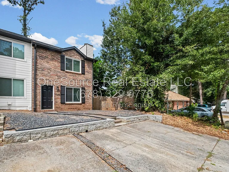 1340 N Hampton Rd #1 — Photo 4