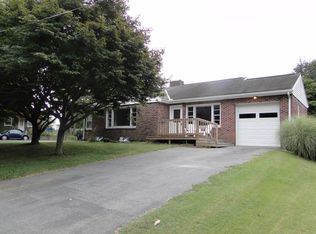 2100 Birchwood Rd, Lancaster, PA 17603
