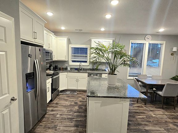 3rd image of 1217 Iowa St #1