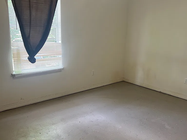 3211 N Miller St — Photo 2