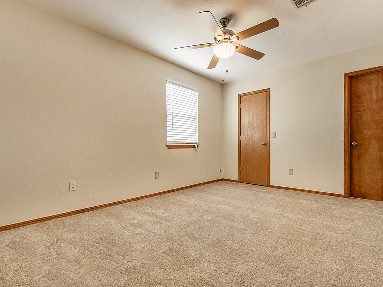 231 Barrett Pl — Photo 9