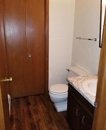 5th image of 909 Jefferson Ave APT 5