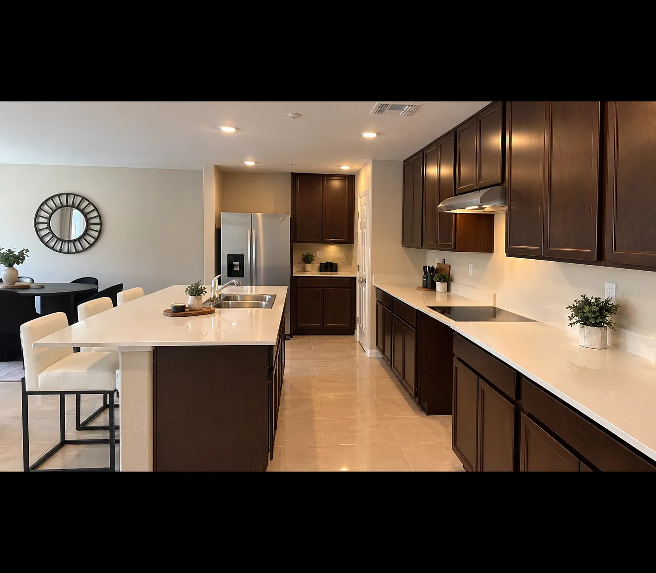 5 bed, 2469 sqft, $1,275 — Photo 4