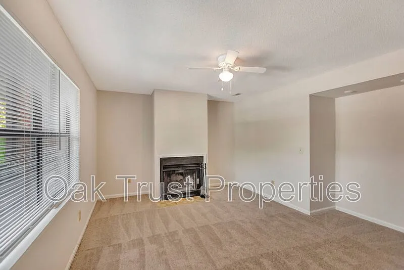2 bed, 2.5 bath, 1225 sqft, $1,700 — Photo 3