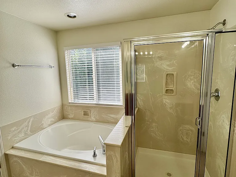 10185 Hampton Park Dr — Photo 10