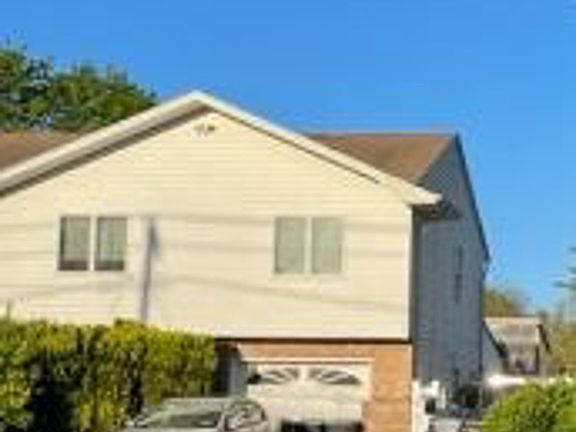 3rd image of 163 Baylawn Ave