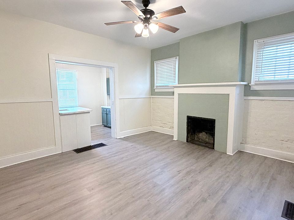 1st image of 806 SE Riverside Dr #A