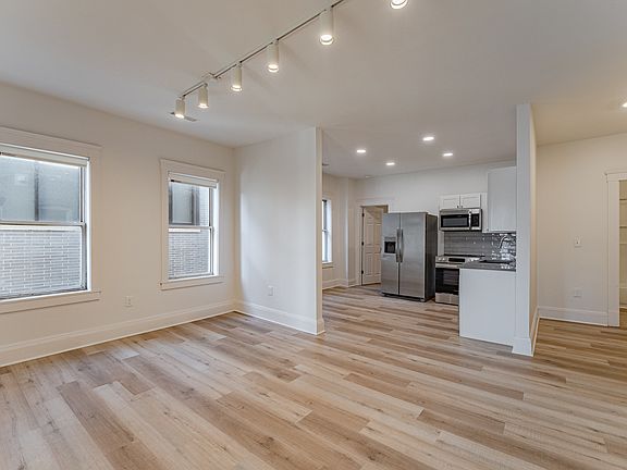 4th image of 5430 Detroit Ave #103