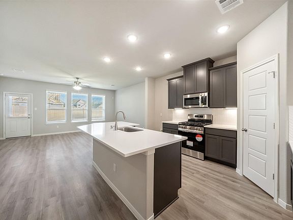 4th image of 5102 Sedona Creek Drive