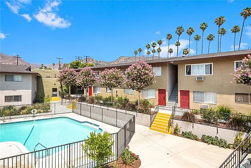 The Riviera Apartments Photo 1 The Riviera Apartments Photo 1