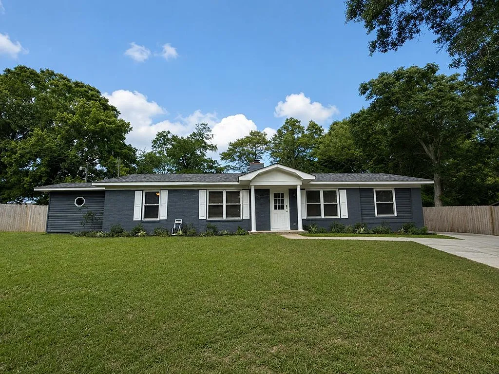 4 bed, 2.0 bath, 1591 sqft, $1,500 — Photo 2