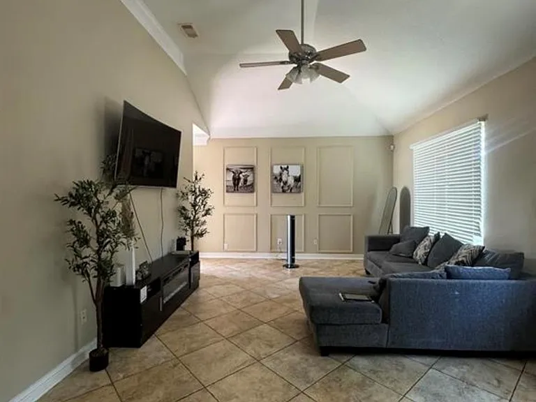 16539 Amargos Dr — Photo 2