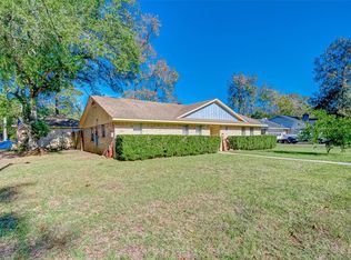 346 Maple Ln, Conroe, TX 77304