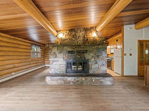 3rd image of 144 Sunrise Dr