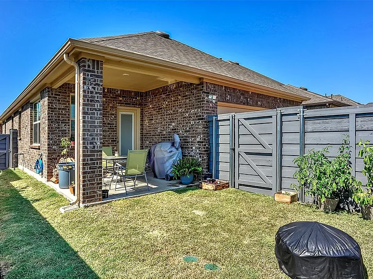 7205 Windy Meadow Dr — Photo 30