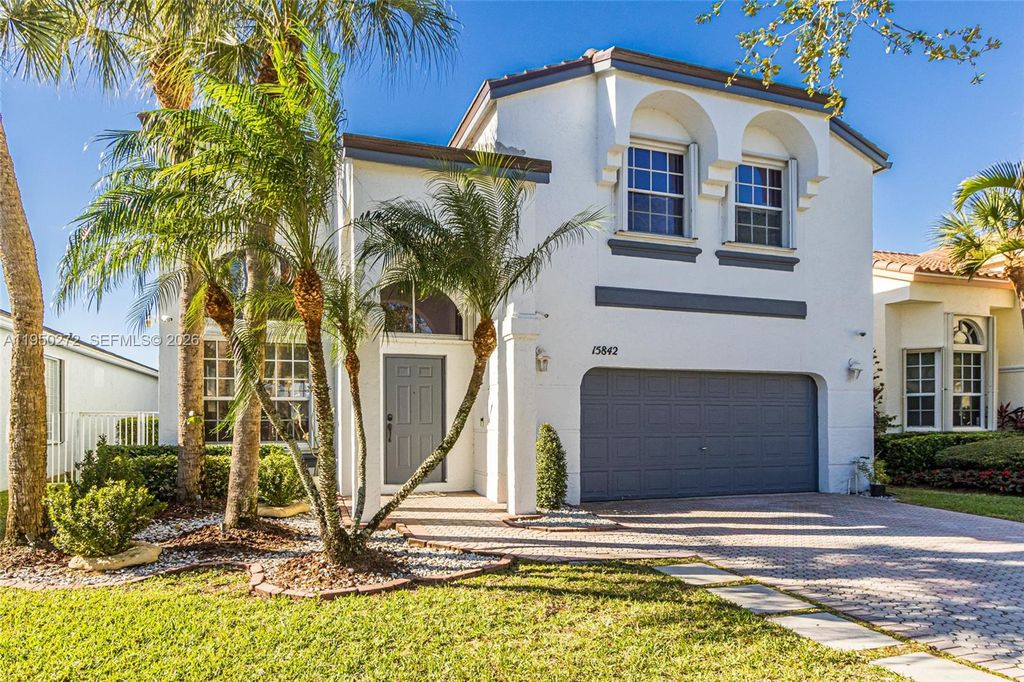 15842 NW 10th St, Pembroke Pines, FL - View 2
