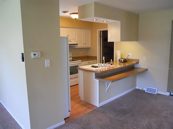 4th image of 743 Hickman Dr