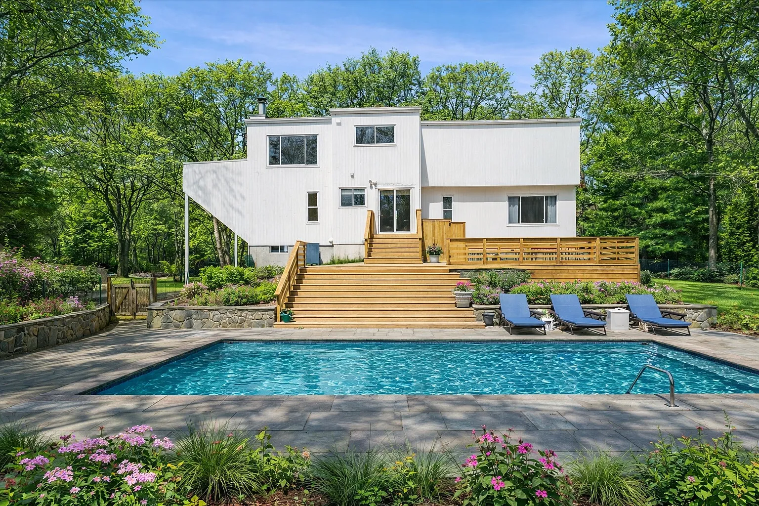 Water Mill 4 Beds I 3 Baths July 30K I Aug 30K — Photo 2