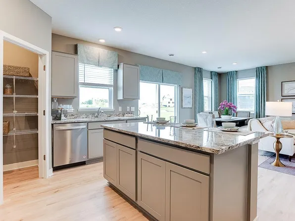 242 Snowdrop Trl, Waconia, MN 55387