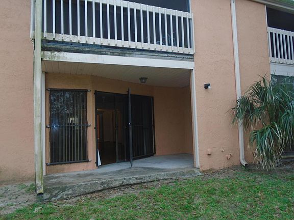 3rd image of 2109 Hidden Grove Ln APT 22A