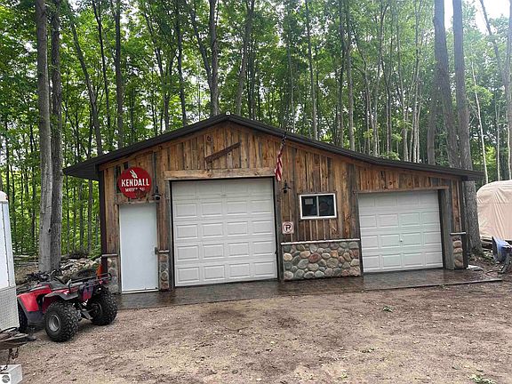 2nd image of 2243 Old State Rd