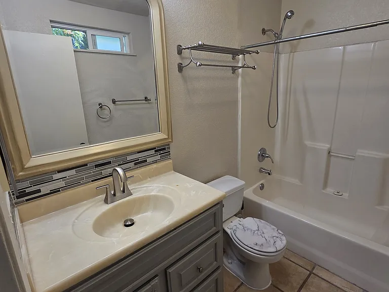 326 Arkansas St #B — Photo 7