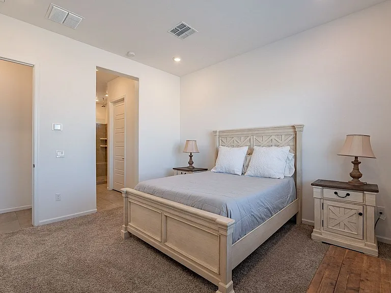 12442 N Appling Ave — Photo 32