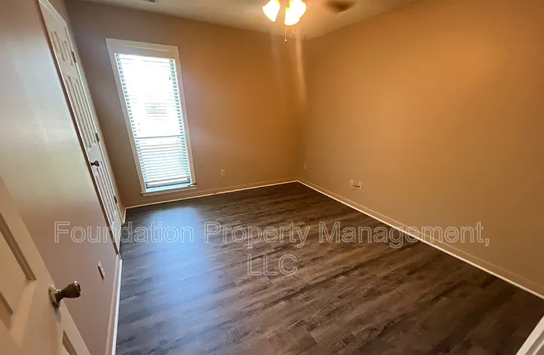 4377 Springwind Rd — Photo 19