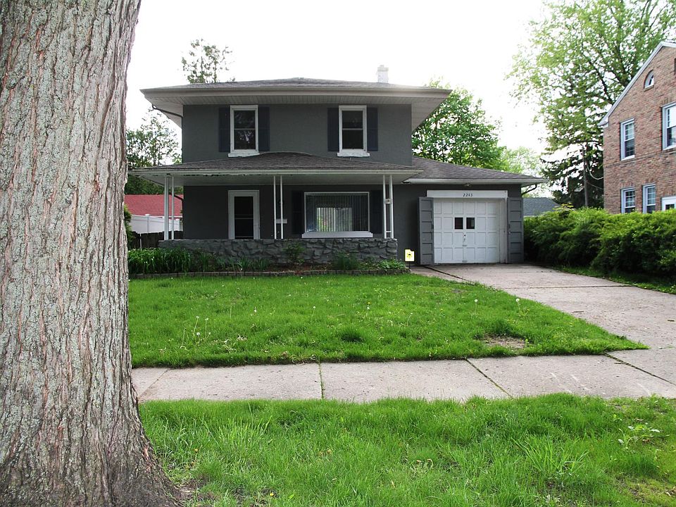 2243 N Woodbridge