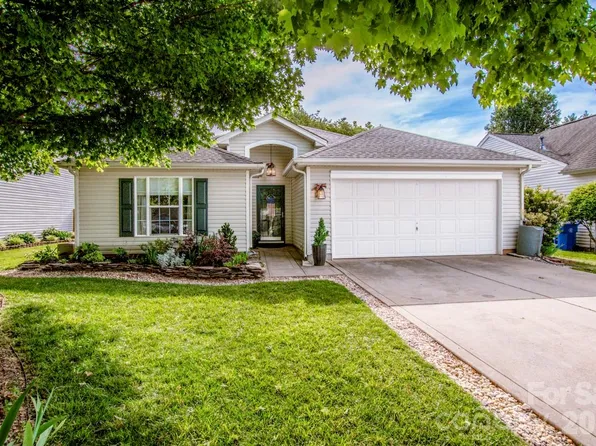122 Creston Ct, Mooresville, NC 28115