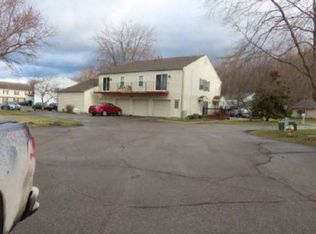 33686 Bayview Dr, Chesterfield, MI 48047
