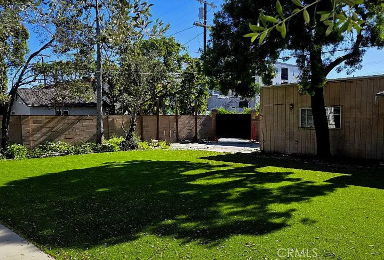 17322 Keswick St — Photo 25