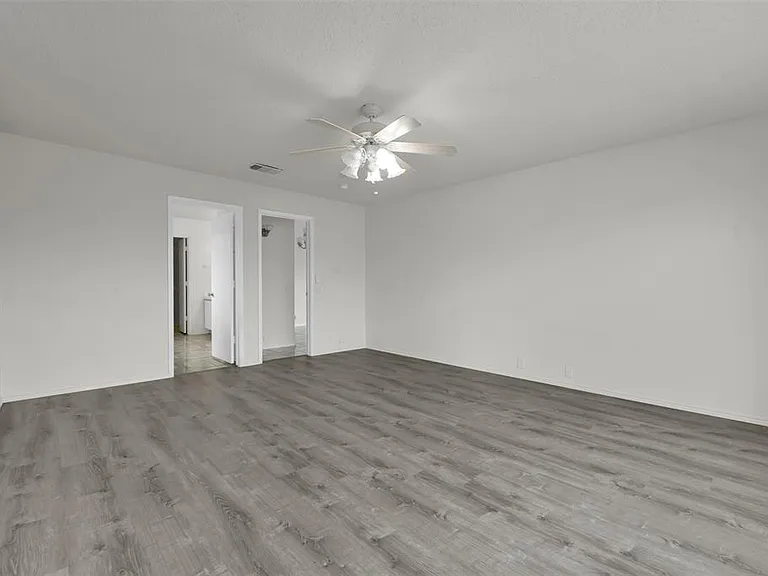 1407 Autumncrest Dr #5 — Photo 14