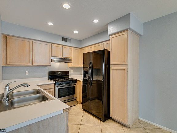 3rd image of 3145 Casey Dr Unit 103