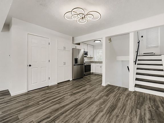 4th image of 1190 Poplar Ave