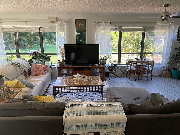 3rd image of 1083 Leeway Ct