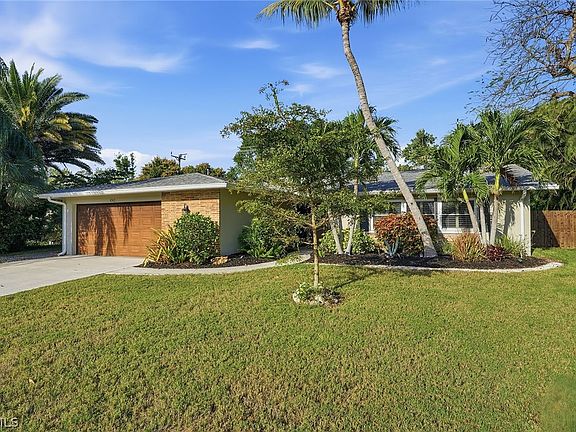 2nd image of 4742 Santa Del Rae Ave