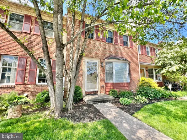 19 Warwick Ct, Reading, PA 19606