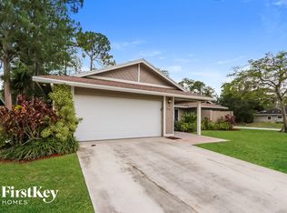 784 Daffodil Dr, Wellington, FL 33414