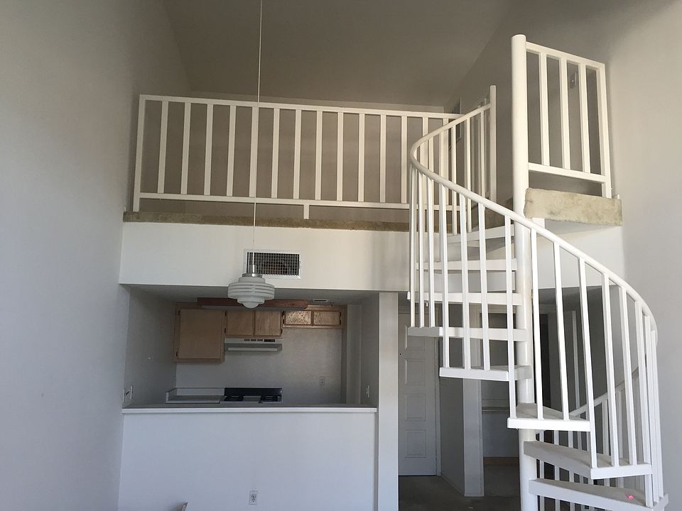 2nd image of 865 B St #J3