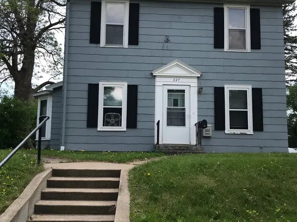 227 1/2 Broadway St, Eau Claire, WI