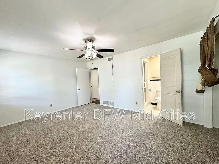 313 Robinhood Dr — Photo 17