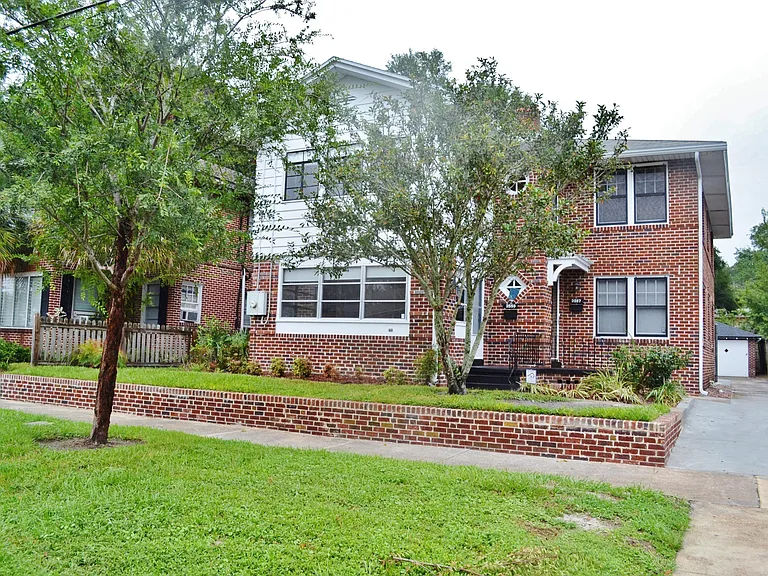 2559 Dellwood Ave — Photo 1